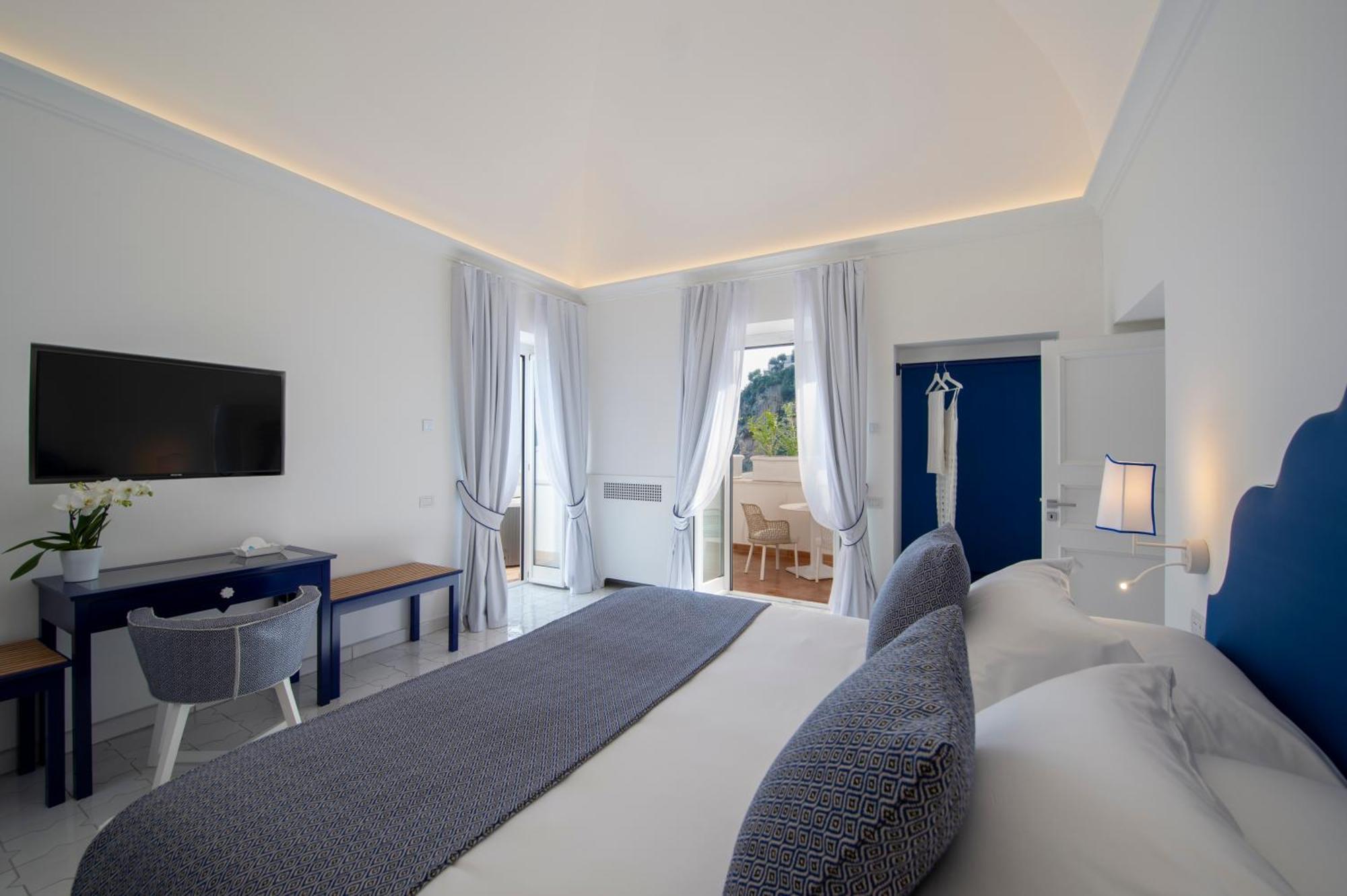 Villa Francesco Luxury Suites Positano Exterior photo